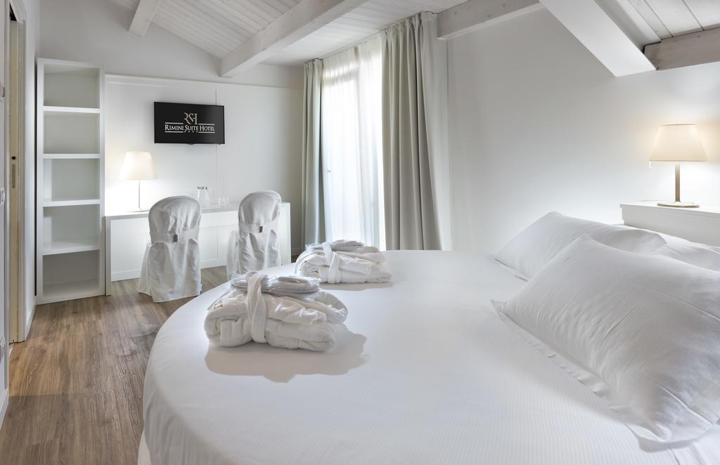 Rimini Suite Hotel Habitación foto